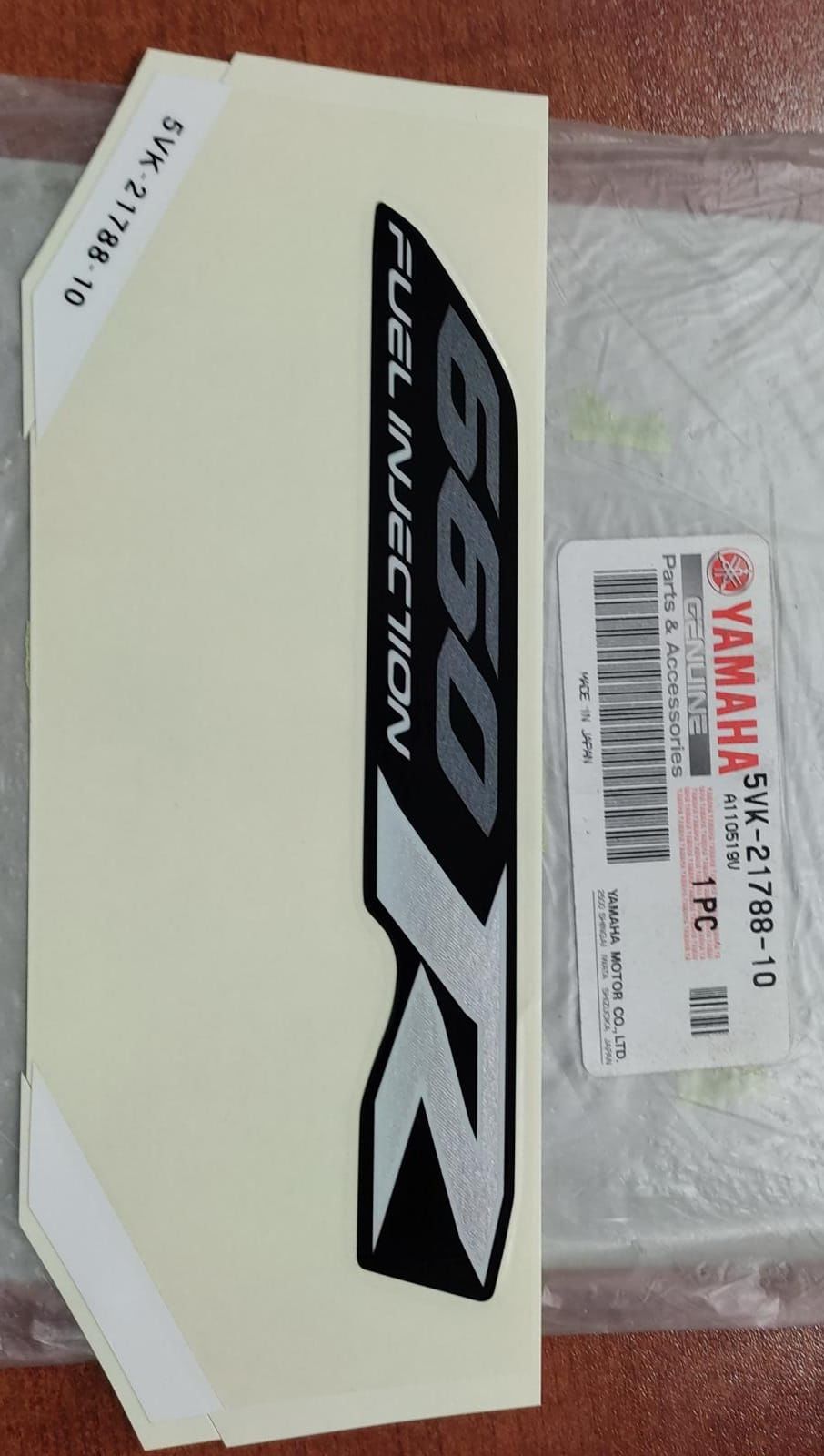 YAMAHA XT660R ORİJİNAL SAĞ DEPO YAN KAPORTA STICKER 5VK-21788-10