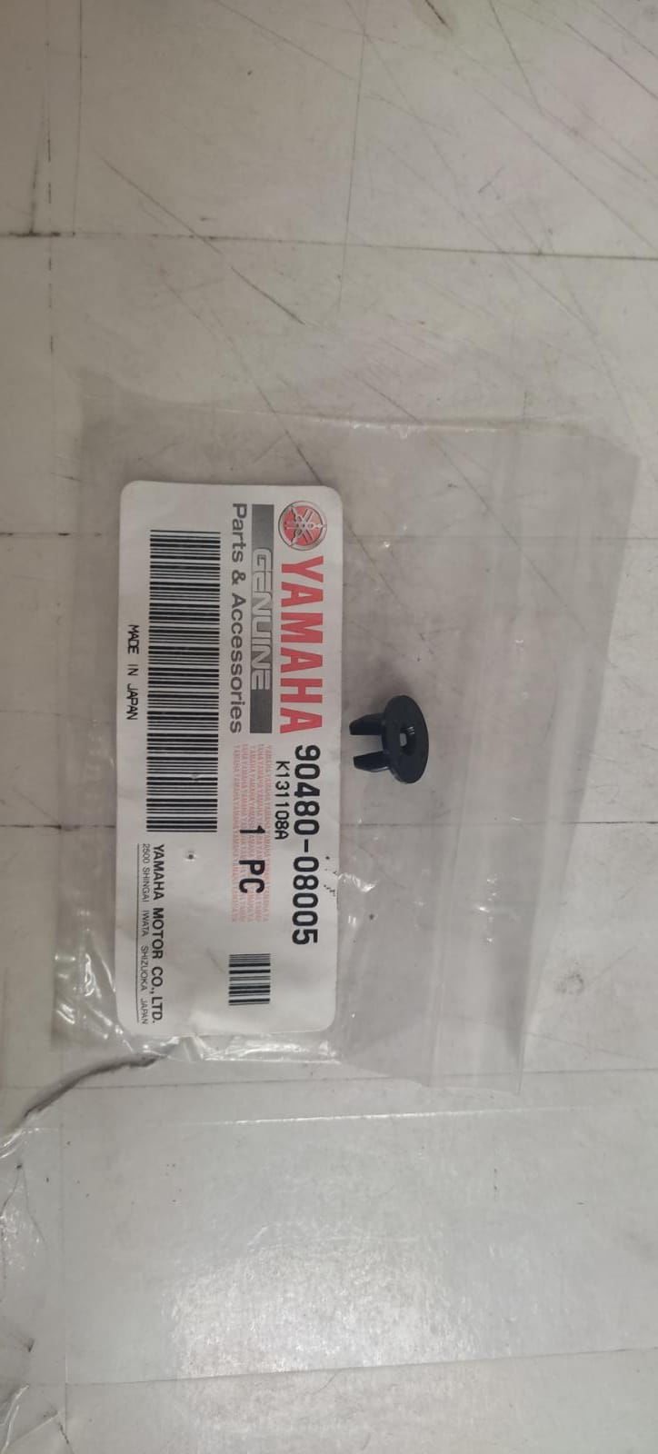 YAMAHA R1 ORİJİNAL KAPORTA KELEPÇE KLİPSİ 90480-08005