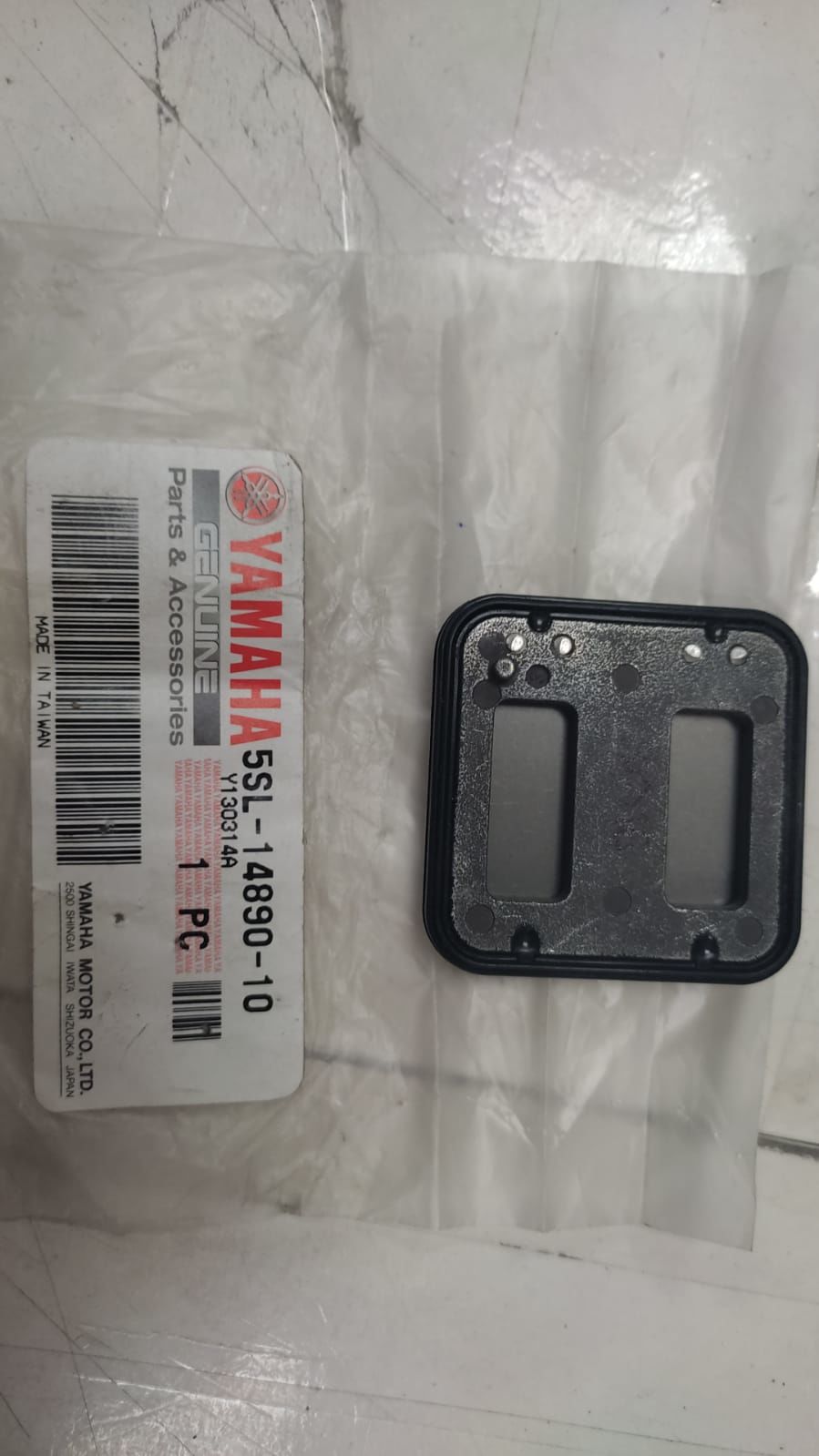 YAMAHA R1/MT10/FZ1 ORİJİNAL VALF ANA KAPAK 5SL-14890-10